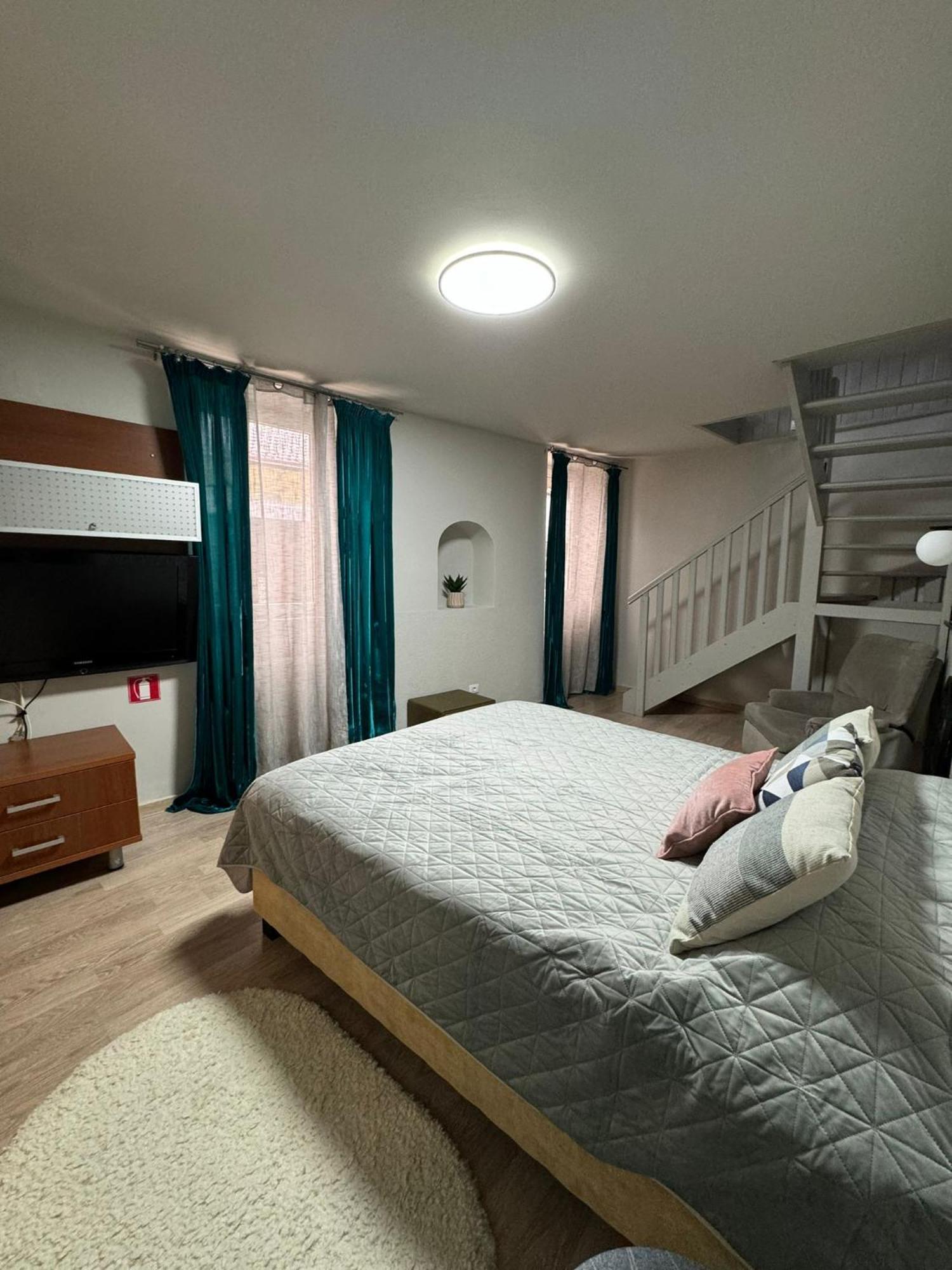 Central Stay Brasov Exterior photo