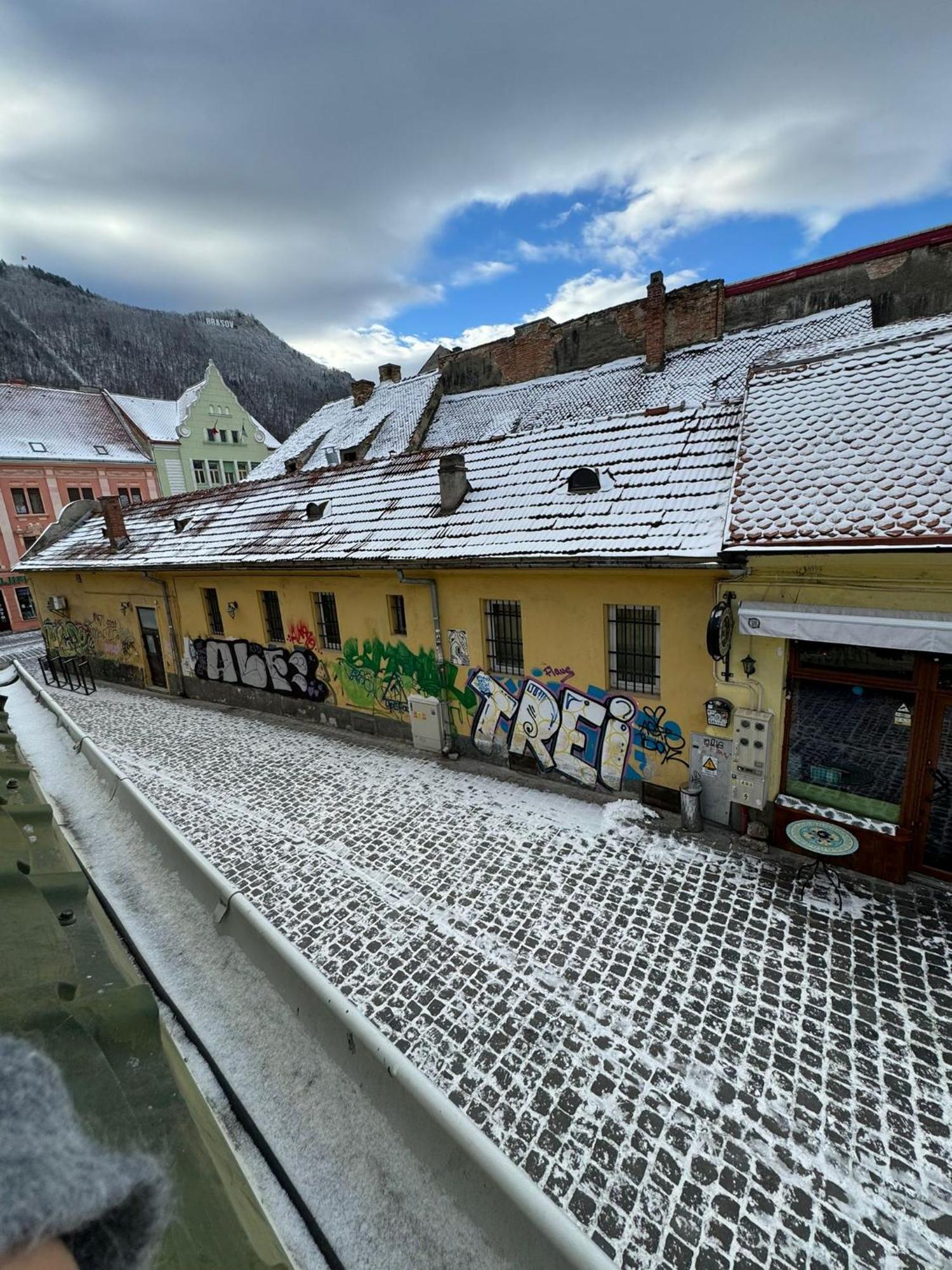 Central Stay Brasov Exterior photo